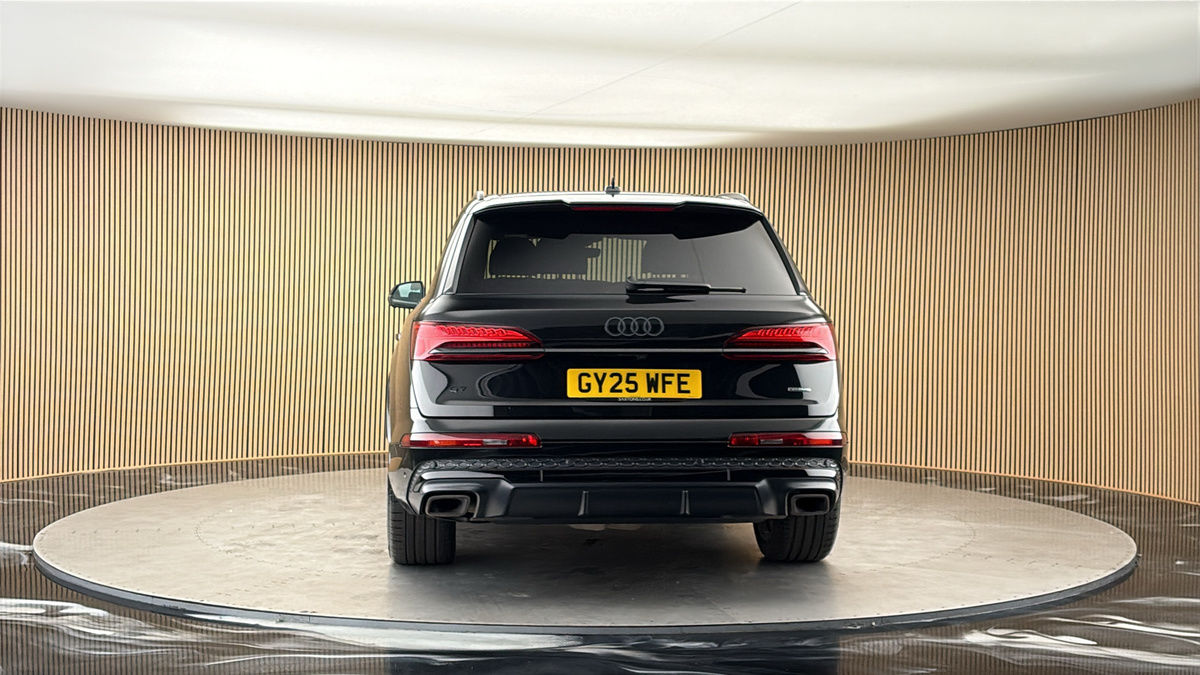 More views of Audi Q7