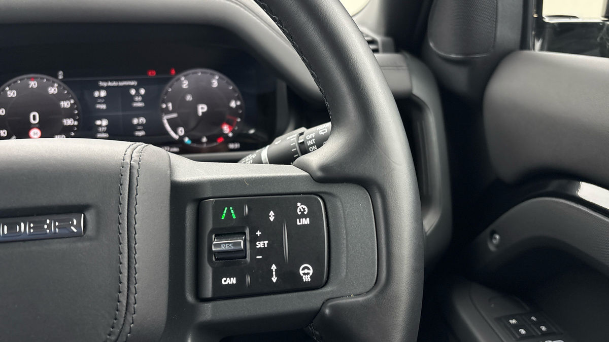 Land Rover Defender 110 Urban Image 14