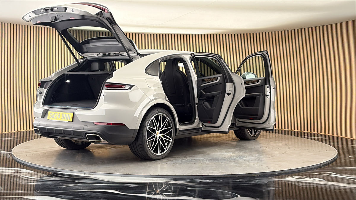 More views of Porsche Cayenne