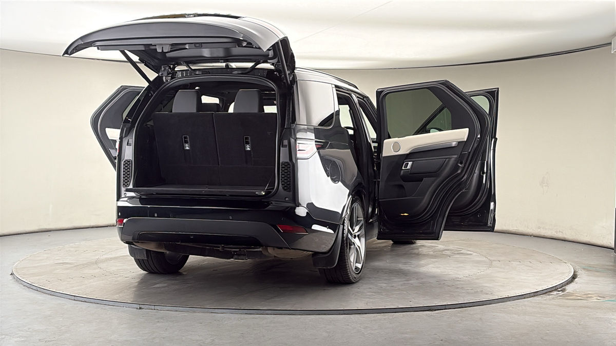 More views of Land Rover Discovery