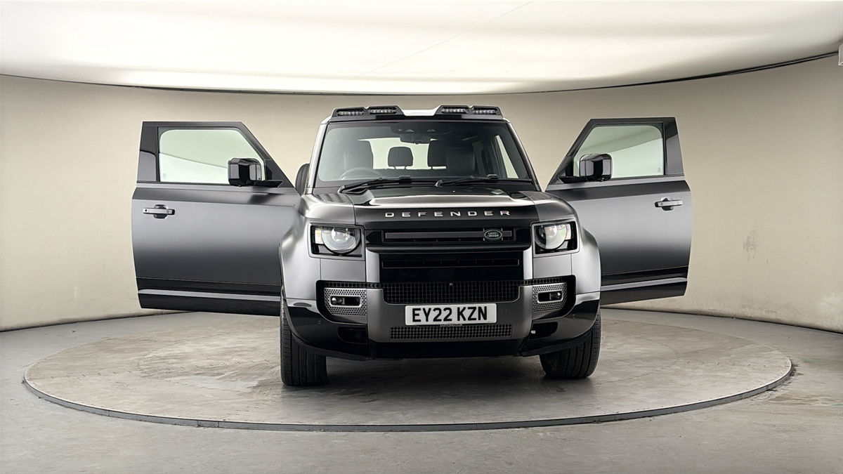 More views of Land Rover Defender 90