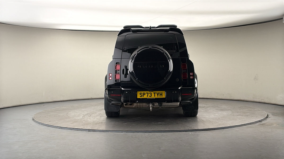 Land Rover Defender 130 Urban Image 4