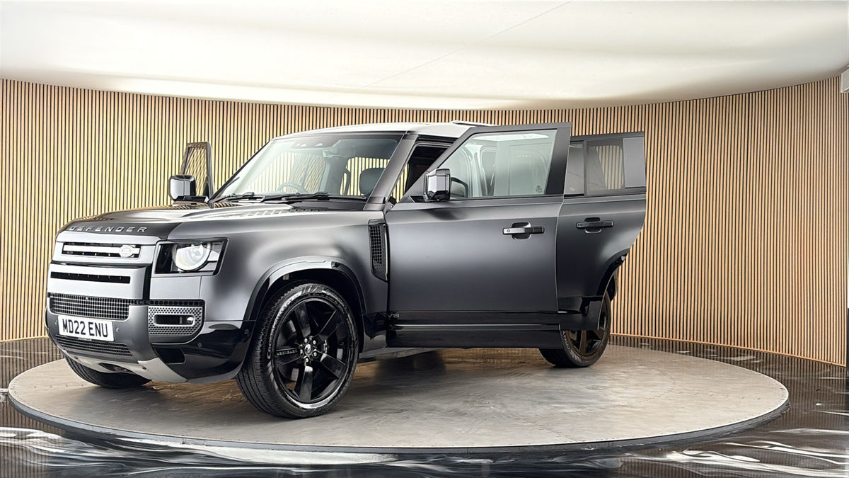 More views of Land Rover Defender 110
