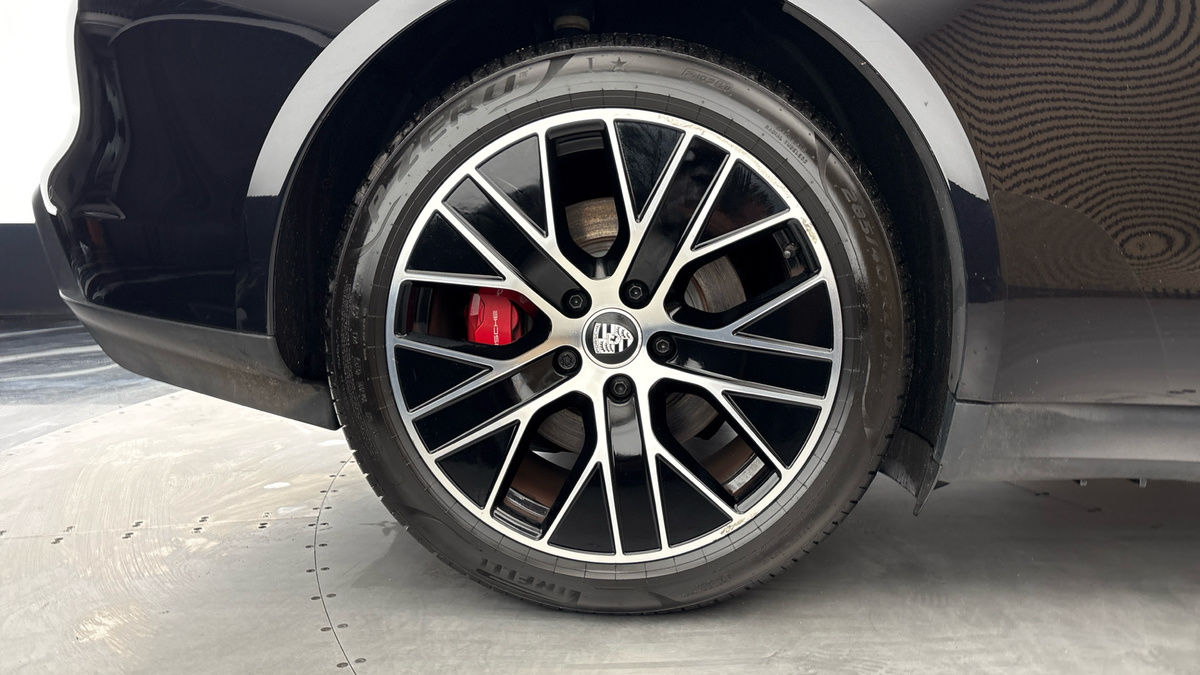 Porsche Taycan Image 10