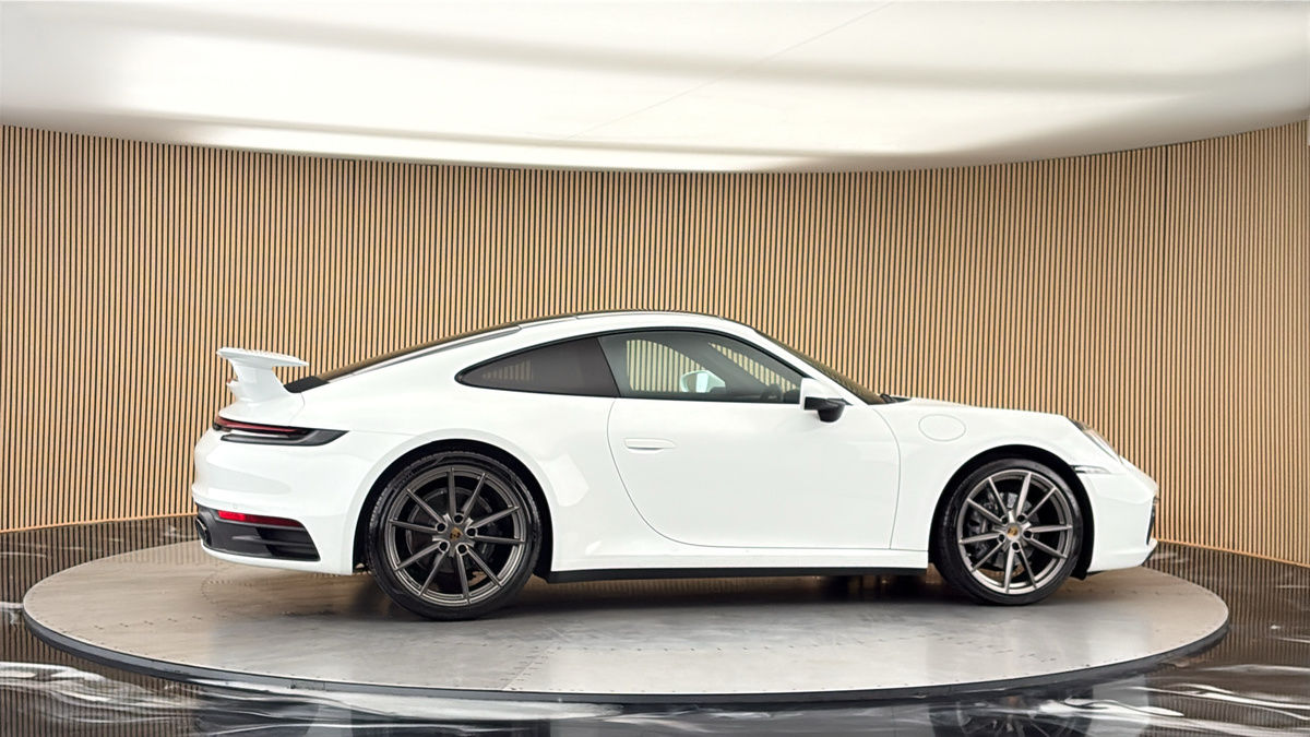 More views of Porsche 911