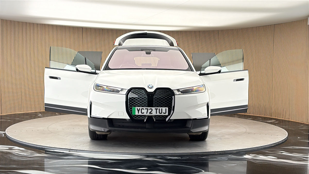 More views of BMW iX