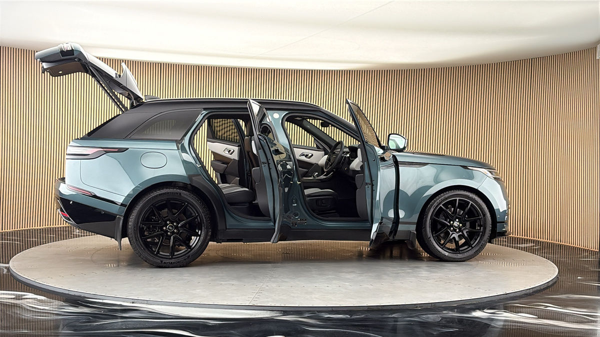 More views of Land Rover Range Rover Velar