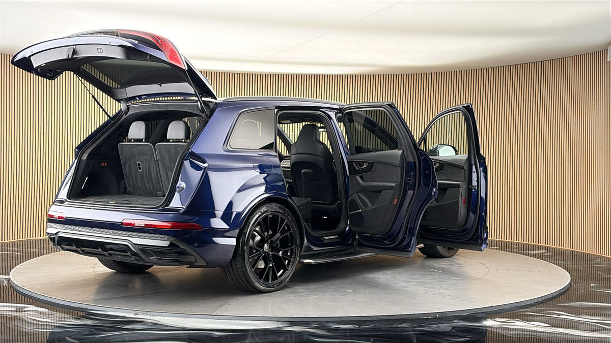 More views of Audi Q7