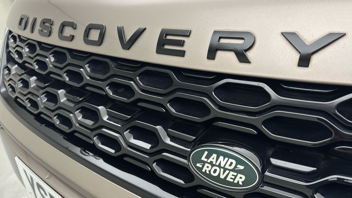 Land Rover Discovery Sport Image 24