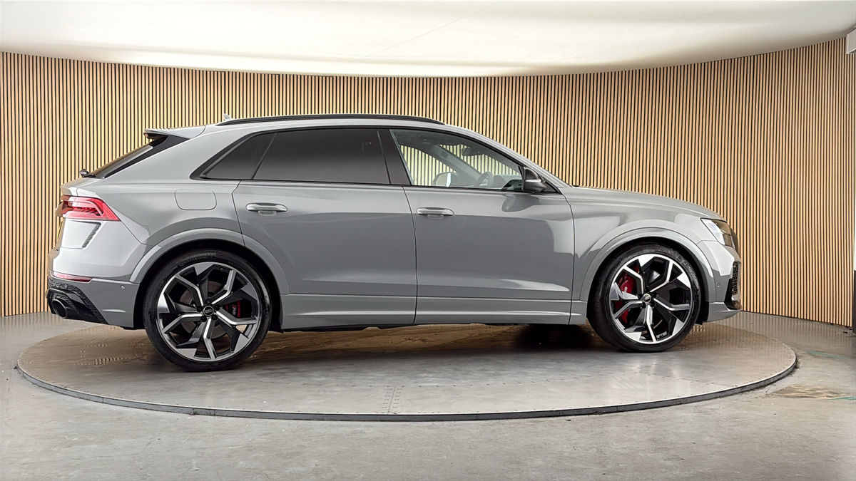 More views of Audi RSQ8