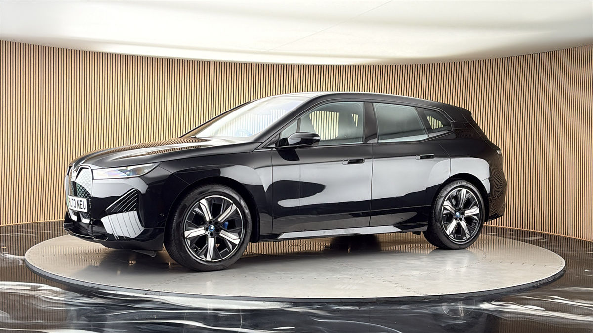 More views of BMW iX