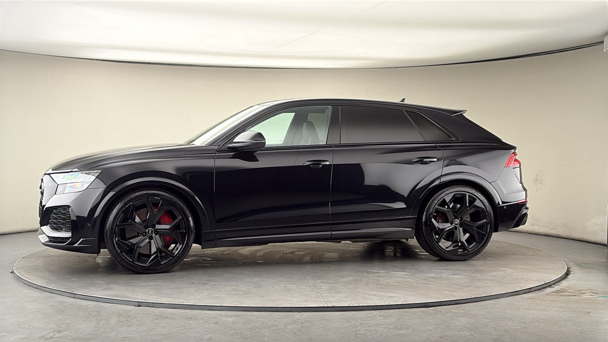 More views of Audi RSQ8