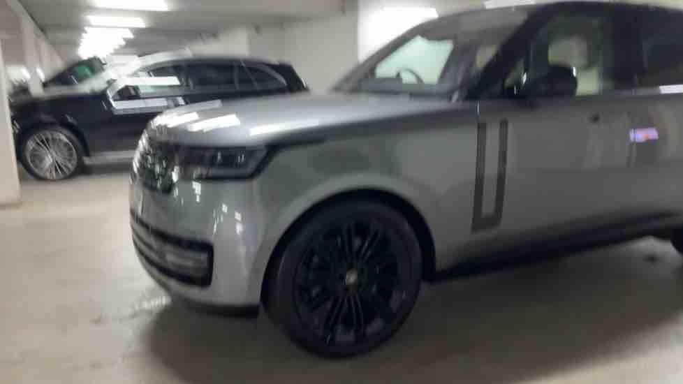 More views of Land Rover Range Rover