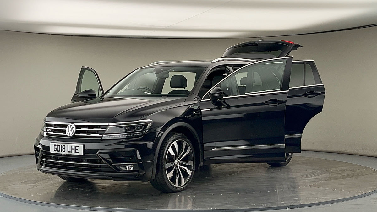More views of Volkswagen Tiguan Allspace
