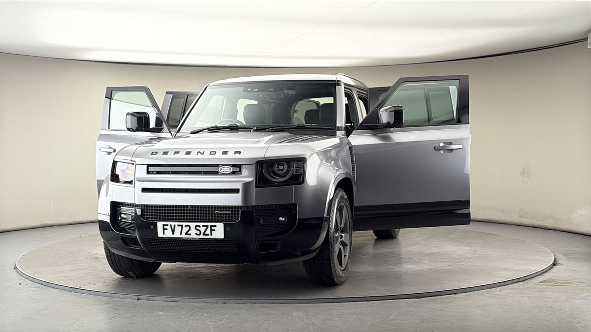 More views of Land Rover Defender 110