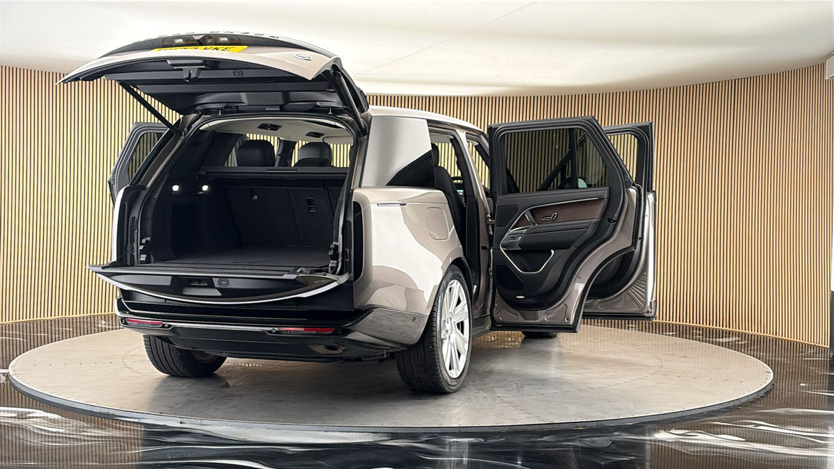 More views of Land Rover Range Rover