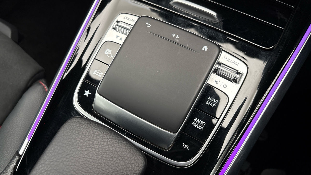 Mercedes-Benz GLB Image 26