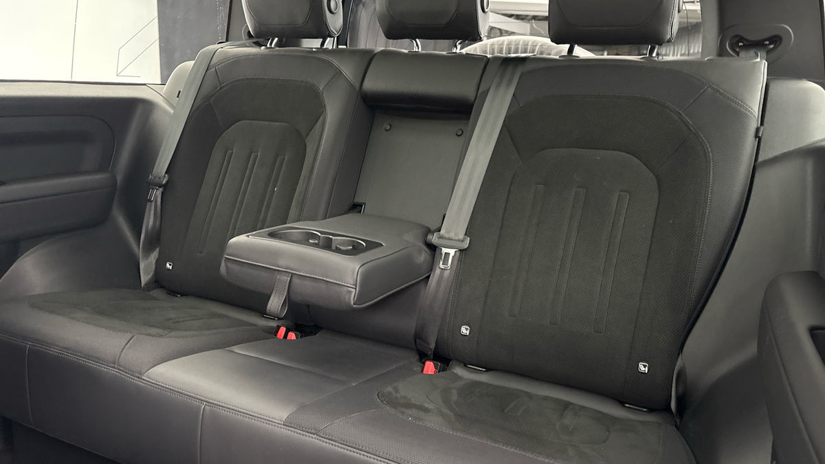 Land Rover Defender 90 Image 9