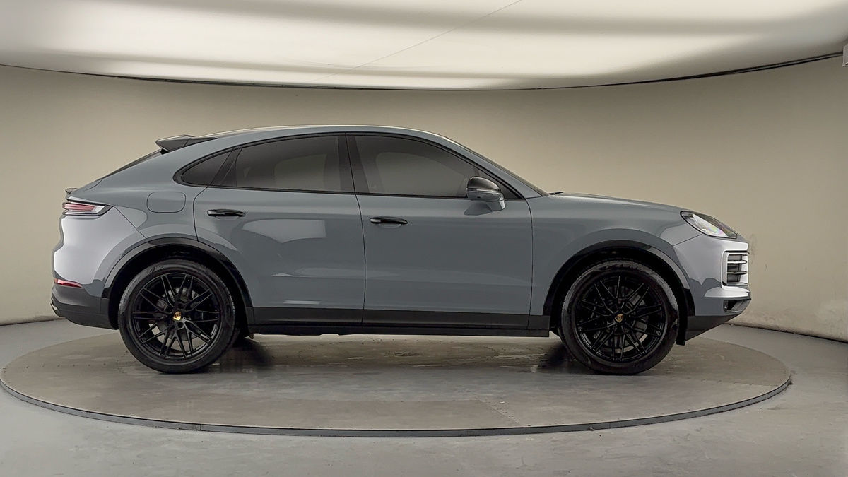 Porsche Cayenne Image 16