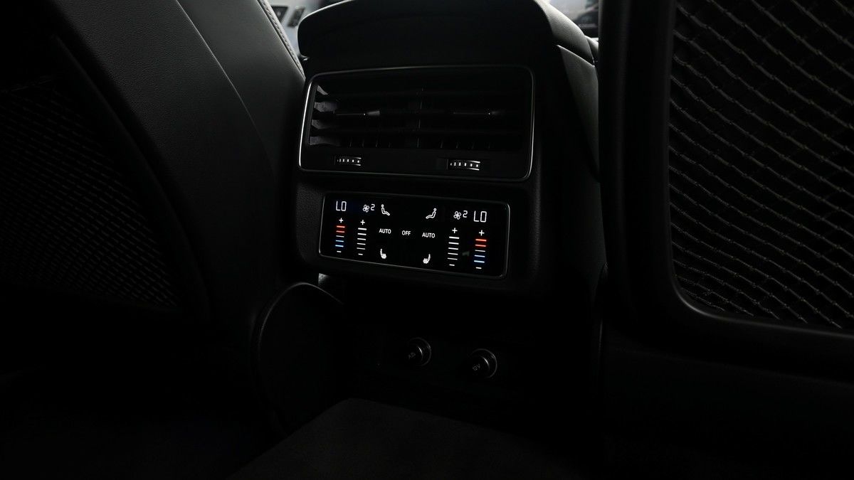 Audi RSQ8 Urban Image 21