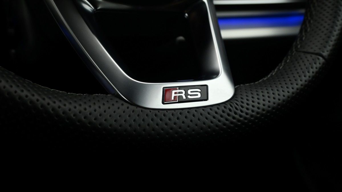 Audi RSQ8 Urban Image 19