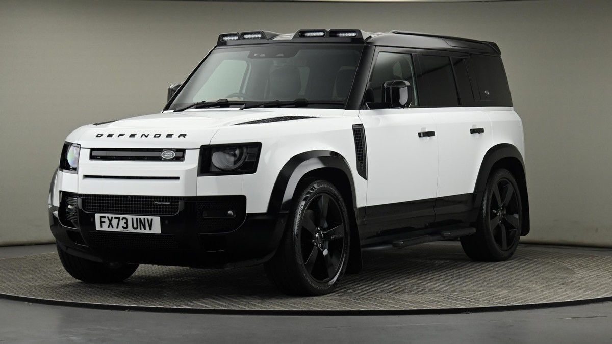 Land Rover Defender 110 Image 17