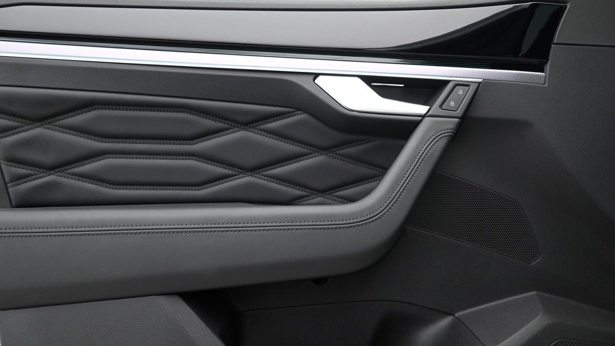 Volkswagen Touareg Image 21