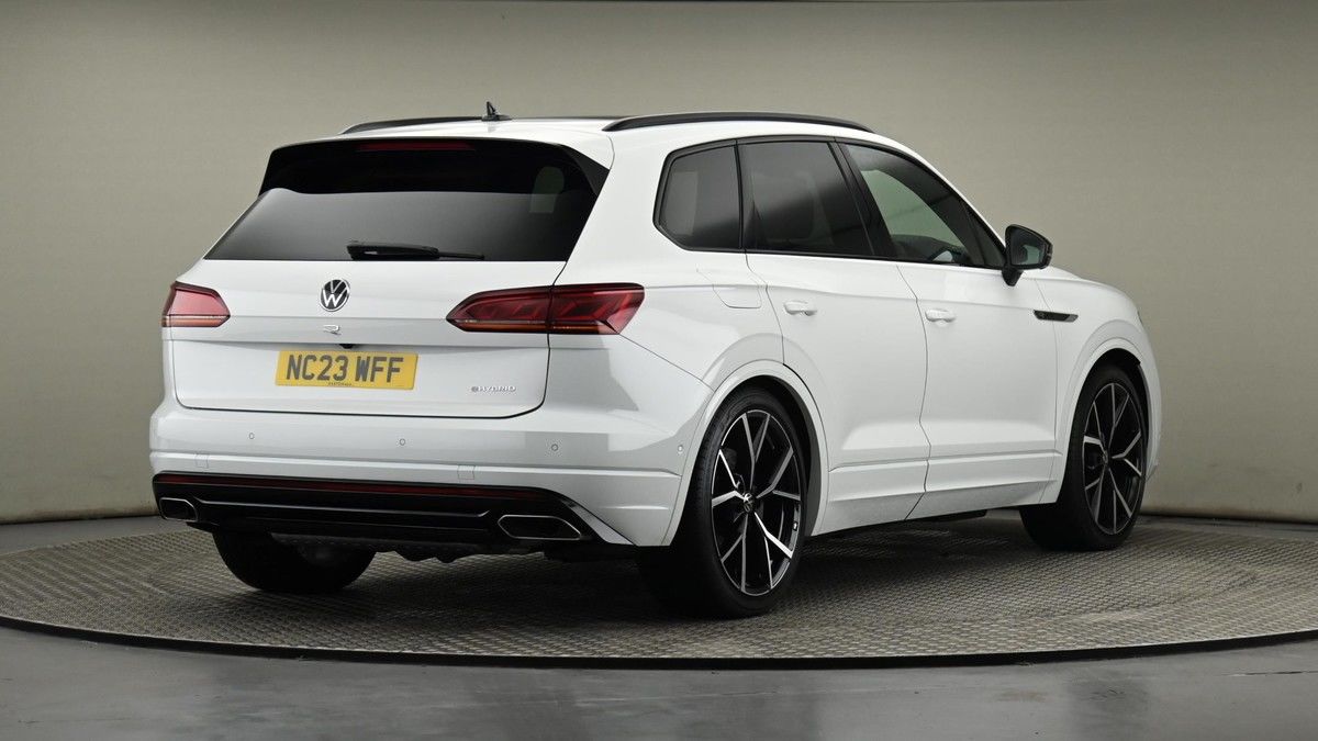 Volkswagen Touareg Image 32