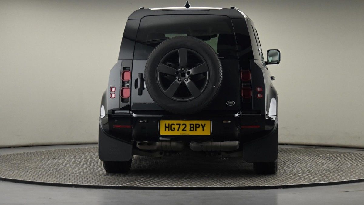 Land Rover Defender 110 Image 8