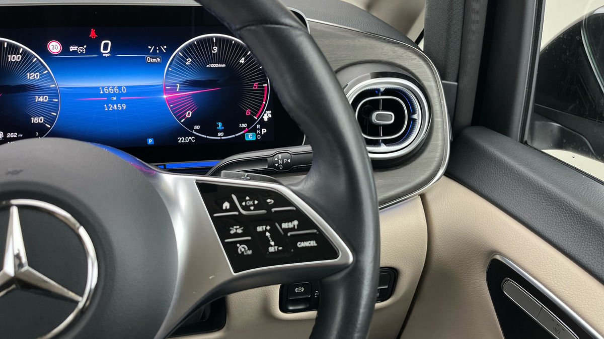 Mercedes-Benz V Class Image 13
