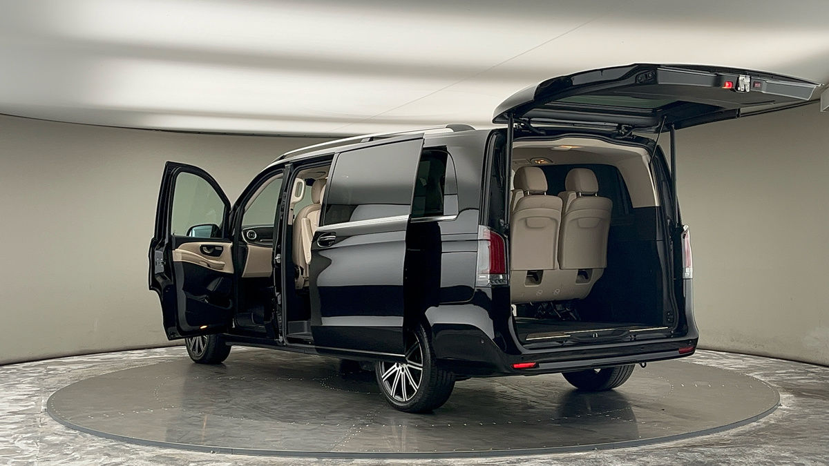 Mercedes-Benz V Class Image 23