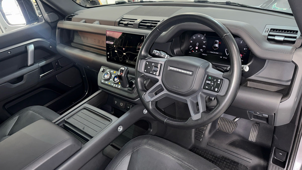 Land Rover Defender 110 Urban Image 3