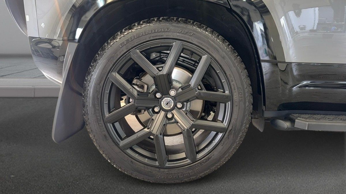 Land Rover Defender 110 Urban Image 12