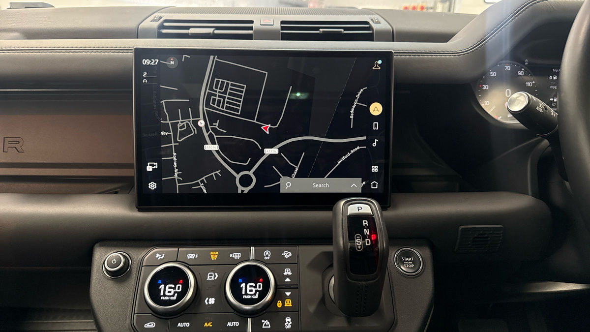 Land Rover Defender 110 Urban Image 13