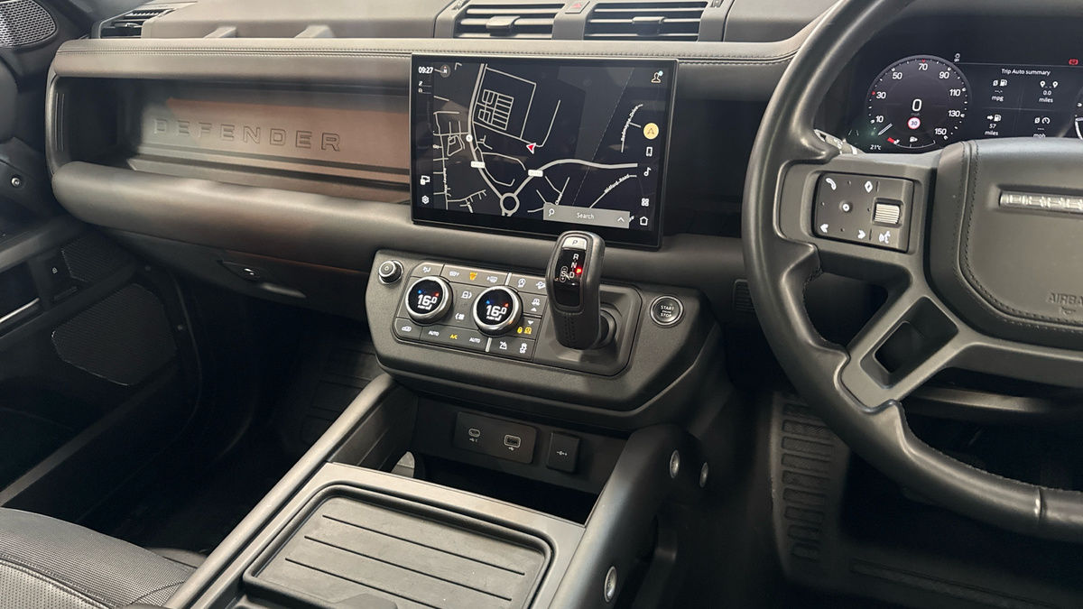 Land Rover Defender 110 Urban Image 14