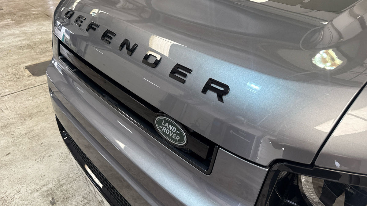 Land Rover Defender 110 Urban Image 16