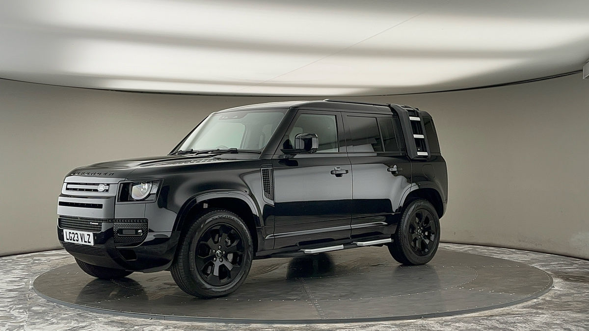 Land Rover Defender 110 Image 24