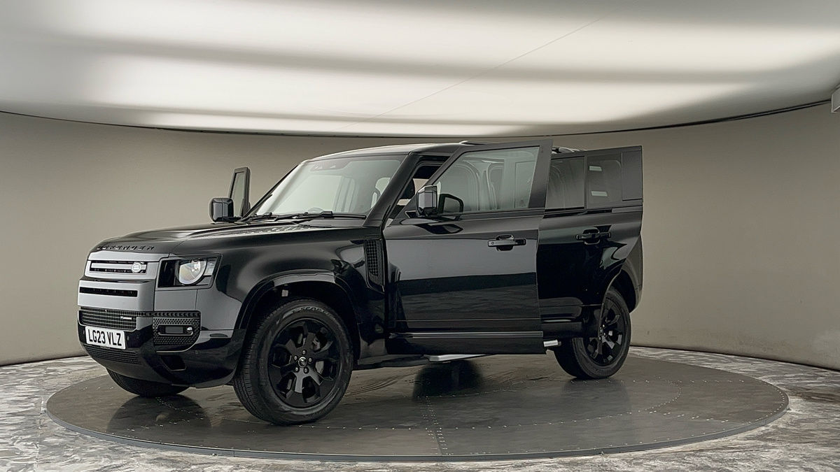 Land Rover Defender 110 Image 10