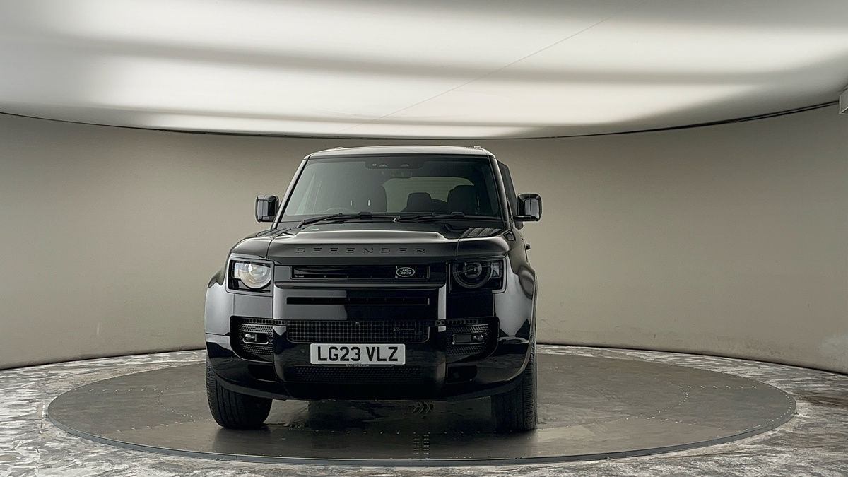 Land Rover Defender 110 Image 7