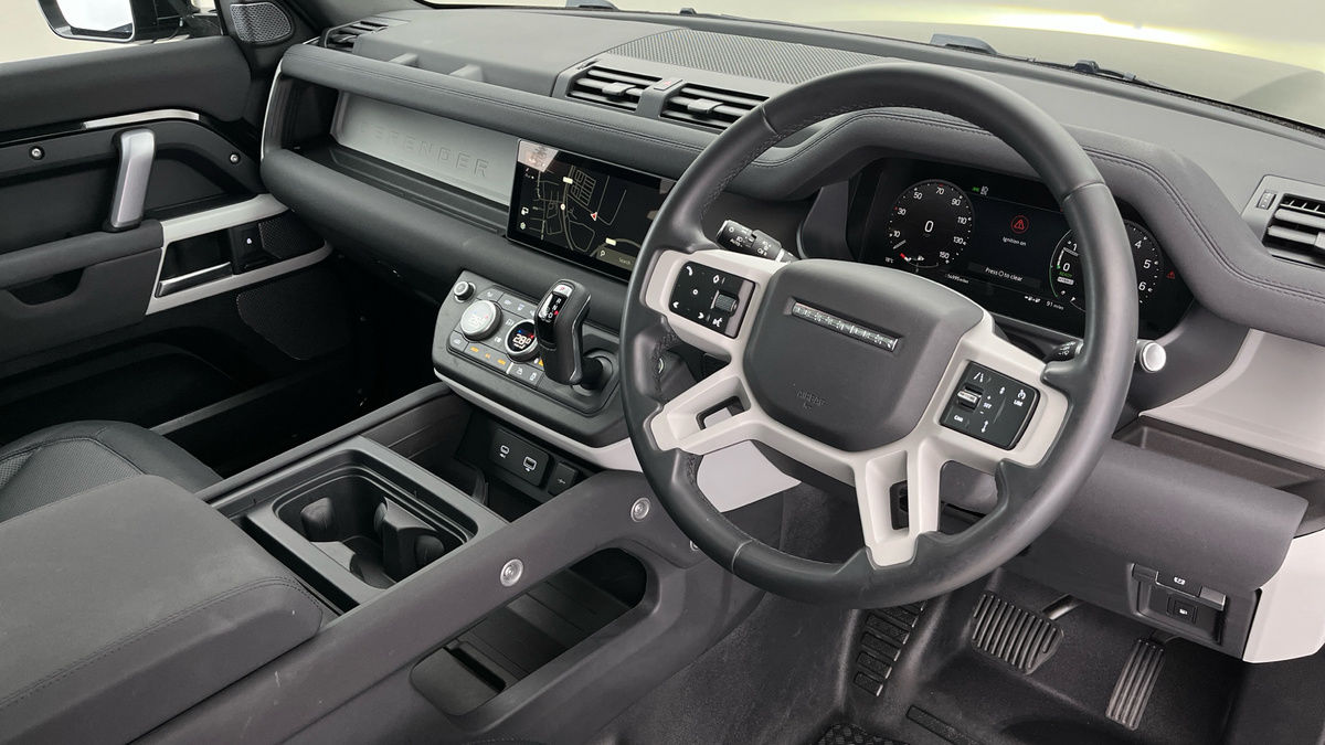 Land Rover Defender 110 Image 3