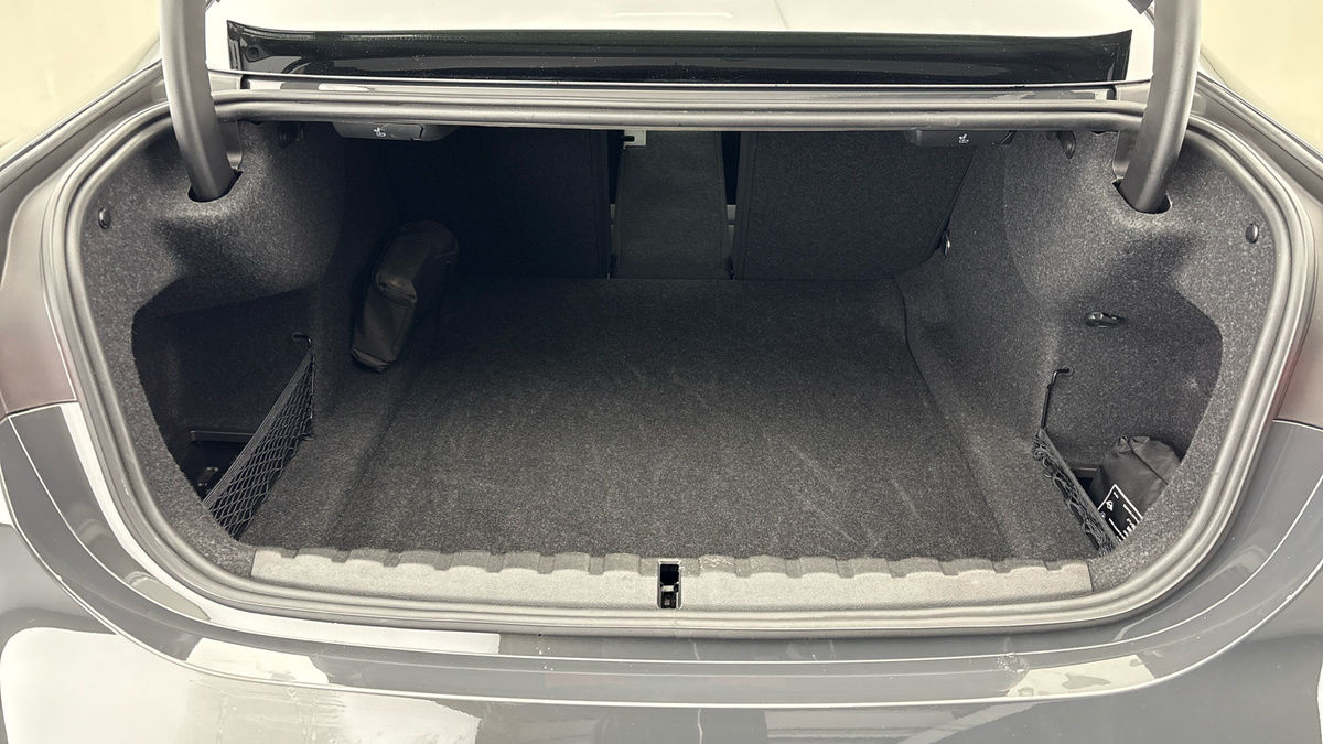 BMW M4 Competition Image 13