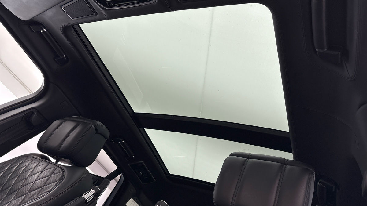 Land Rover Range Rover Image 2