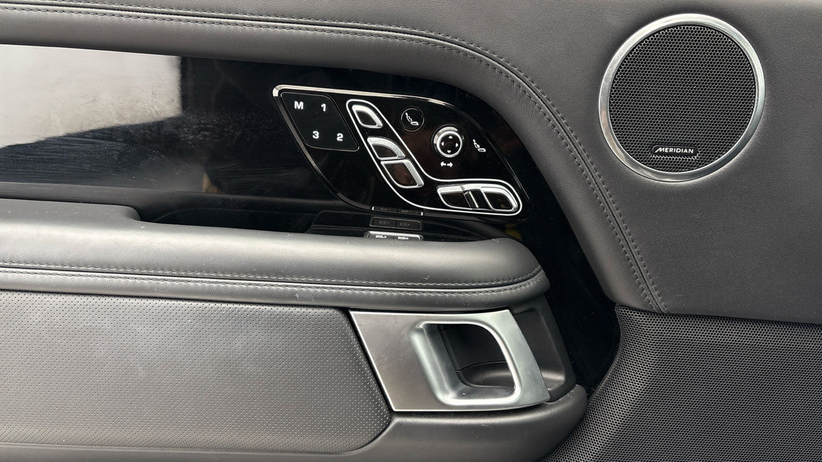 Land Rover Range Rover Image 23