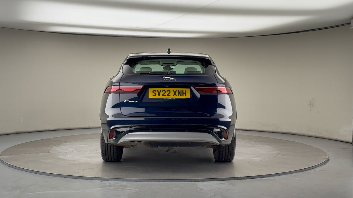 Jaguar F-PACE Image 9