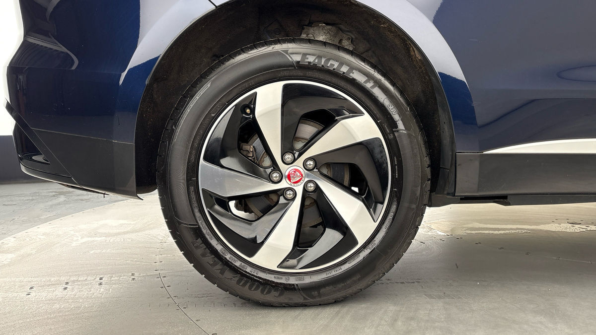 Jaguar F-PACE Image 14