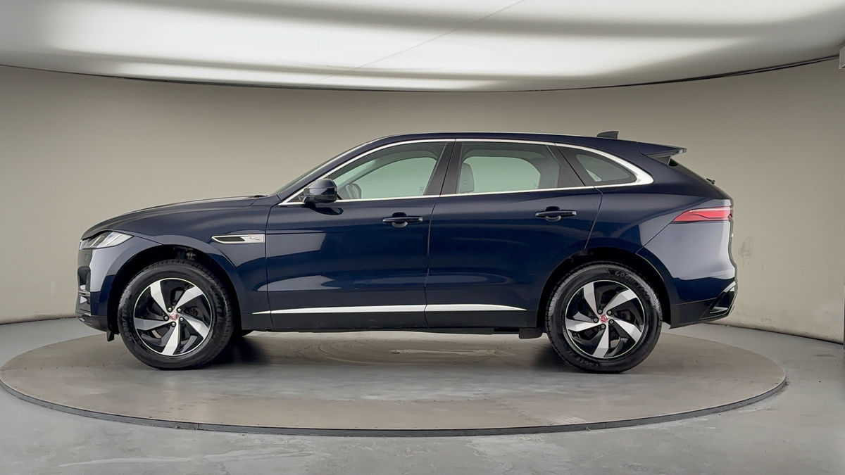 Jaguar F-PACE Image 10