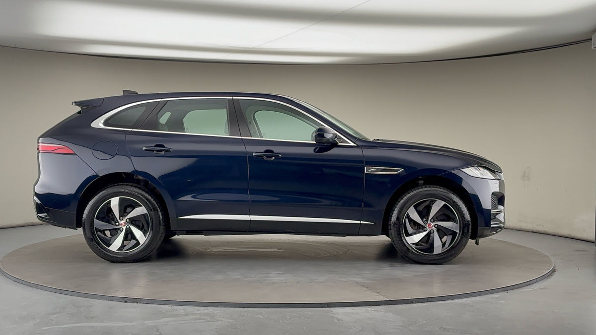 Jaguar F-PACE Image 7