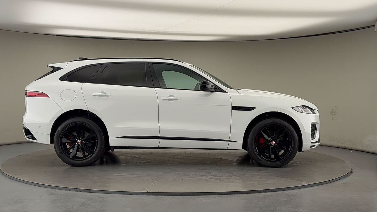 Jaguar F-PACE Image 7