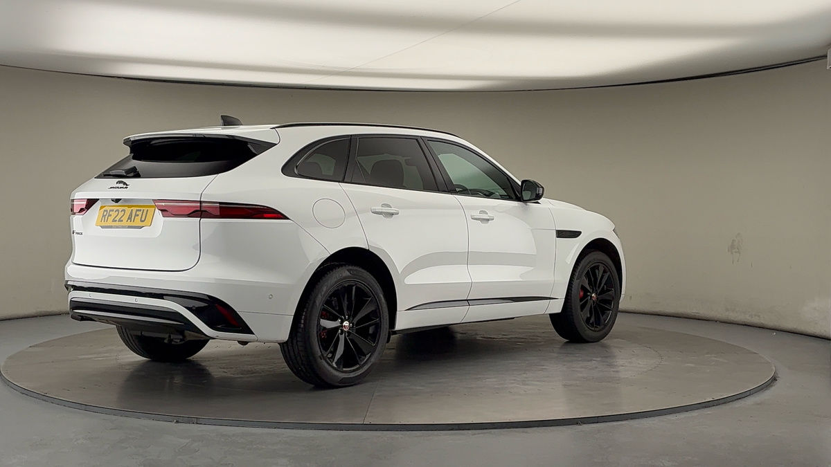Jaguar F-PACE Image 24