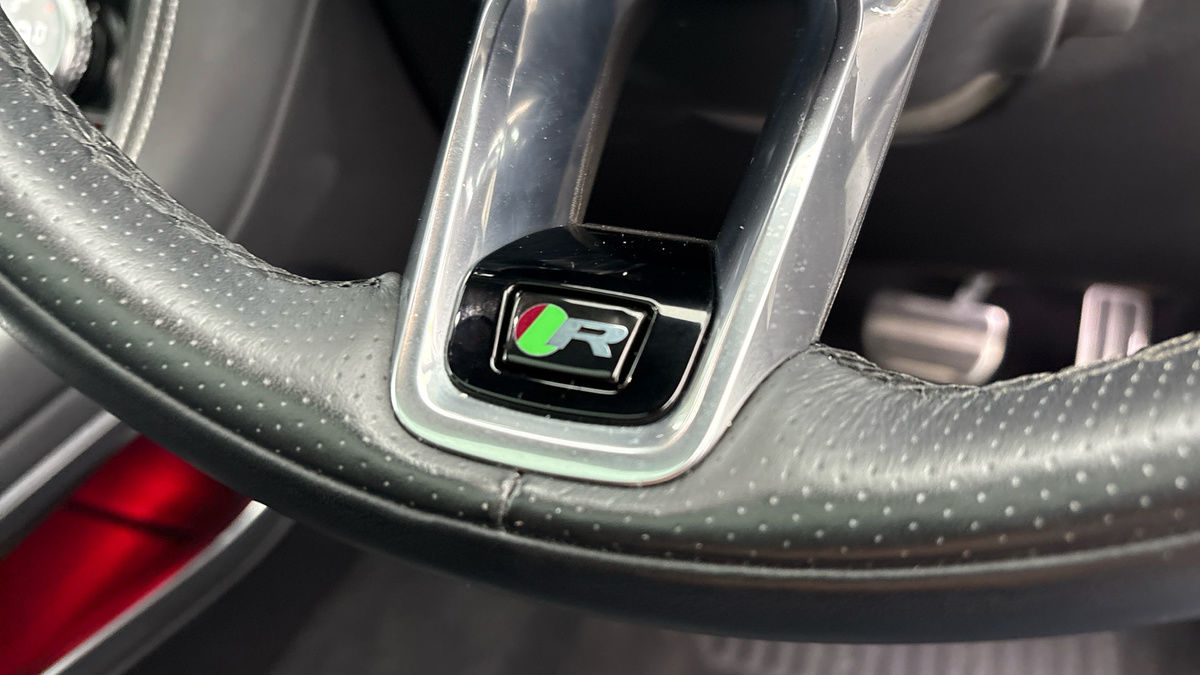 Jaguar F-PACE Image 25